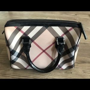 Authentic Burberry Nova Check Purse